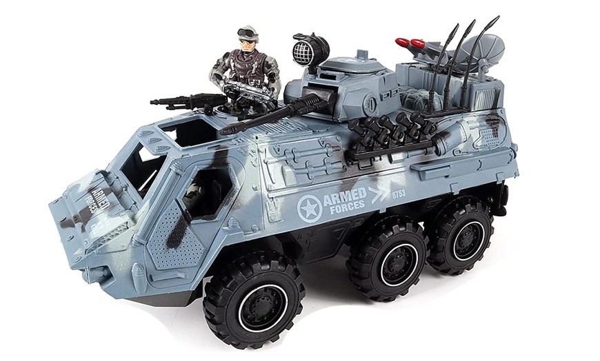 Image 3: Army Men with Military Vehicles Toy Set