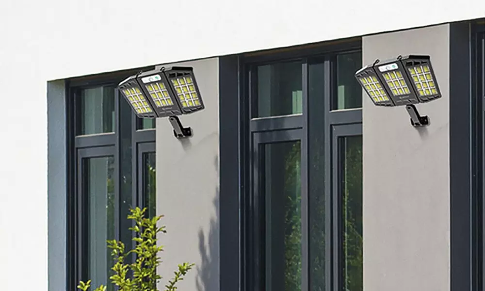 Projecteur à LED solaire avec détecteur de mouvement et télécommande - Primary Image