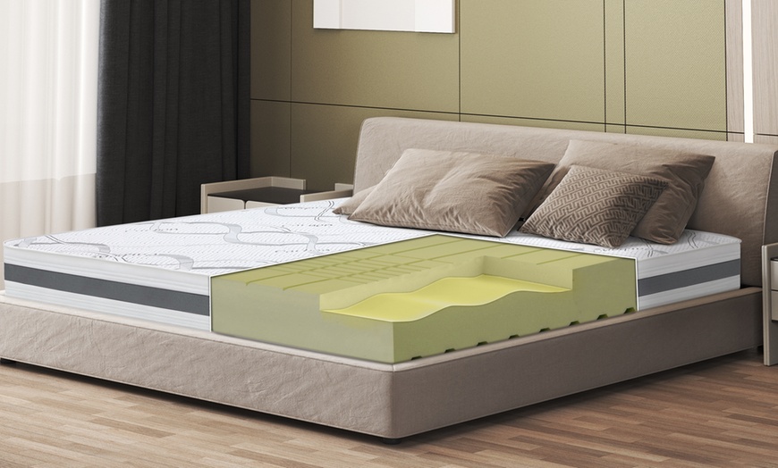 Image 6: Watergedragen schuimmatras