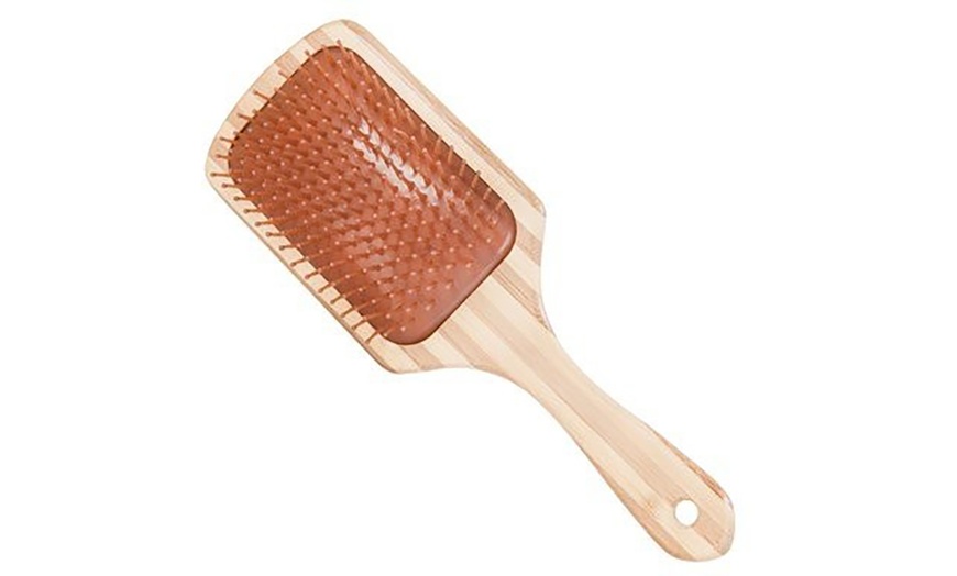 Image 2: Argan Oil-Infused Bamboo Brush