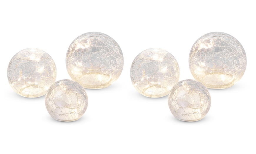 Image 8: Three-Piece LED Glass Crackle Orbs