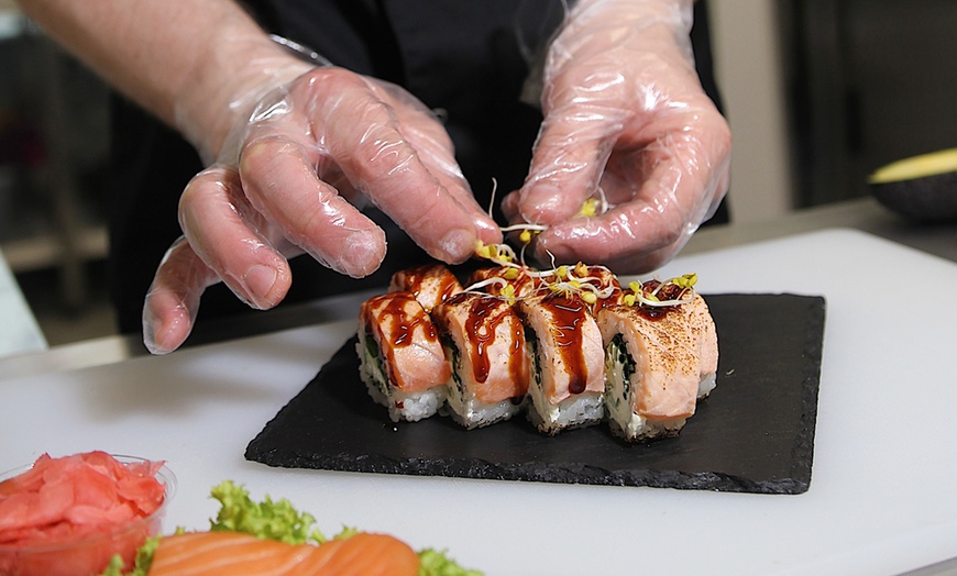 Image 1: Zestawy sushi premium