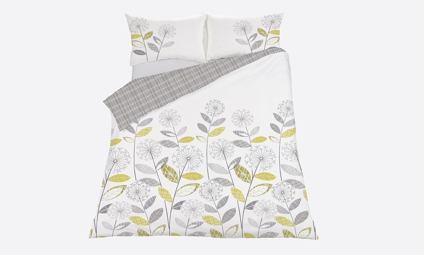 Image 2: Dreamscene Reversible Duvet Set