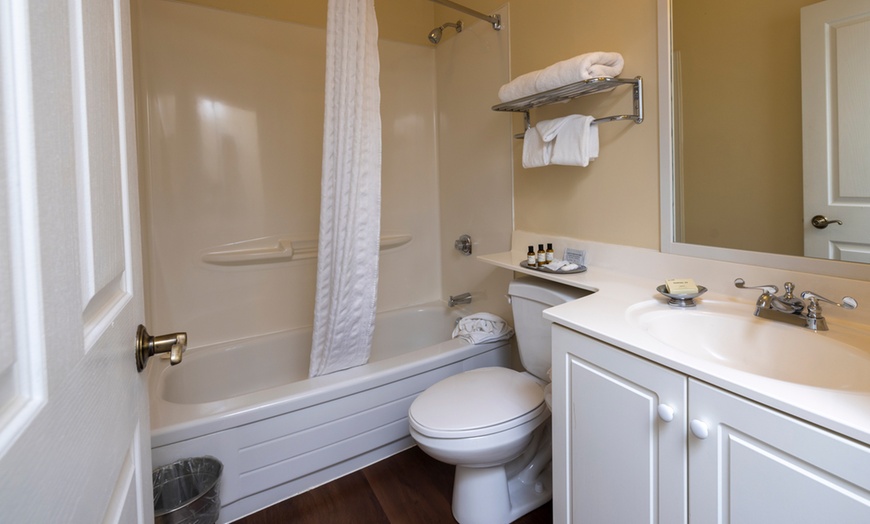 Image 9: Windermere House - Experience Luxury and Adventure