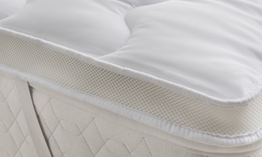 Image 3: Silentnight Mattress Topper