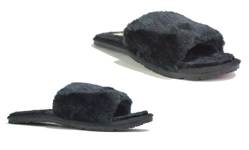 Image 14: Women's Fluffy Slippers