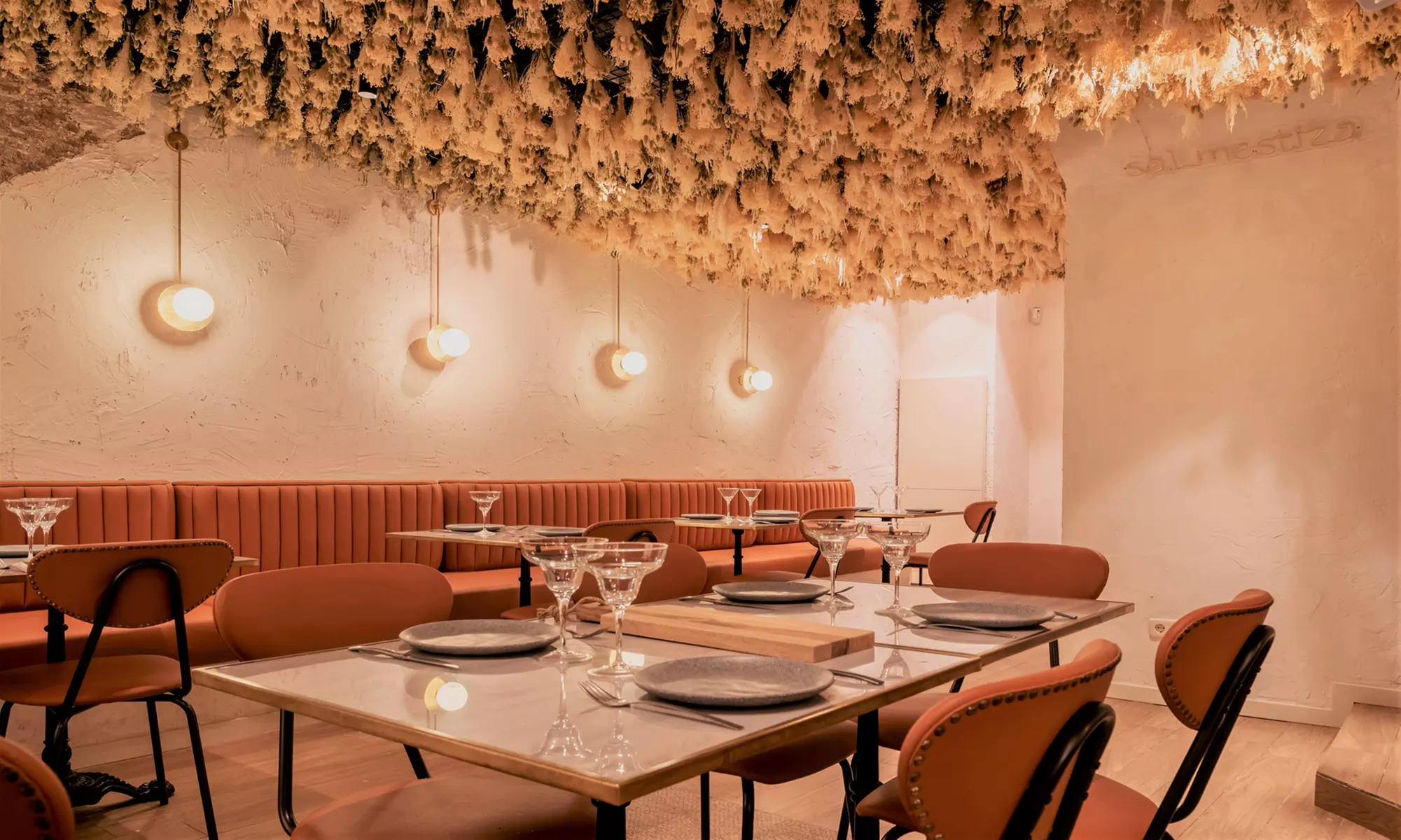 Menú mexicano para 2 o 4 personas con platos, bebidas y cócteles