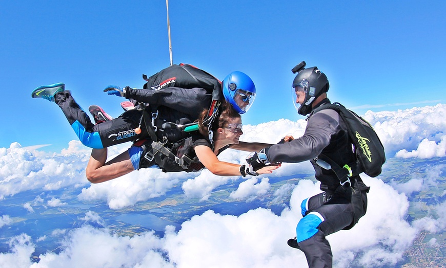 Image 9: Emocjonujący skok tandemowy z 4000 m z opcją foto- i wideorelacji