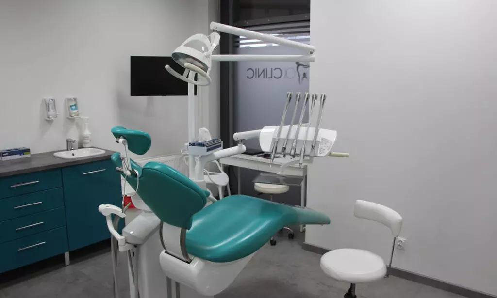 Wybielanie zębów lampą Beyond