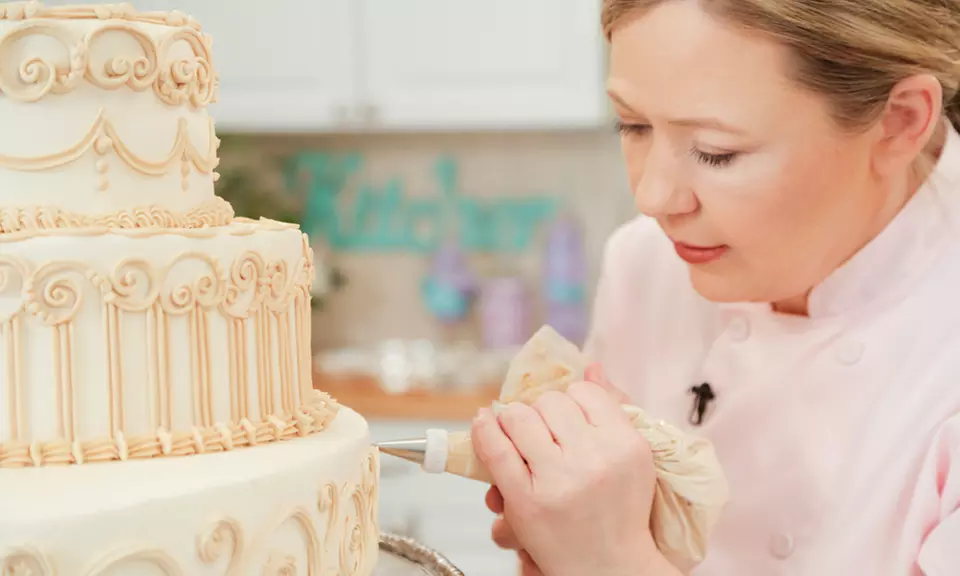 $19.99 for a Choice of One of Three Online Cake-Decorating Courses from CakeMade (Up to $59.99)  - Primary Image