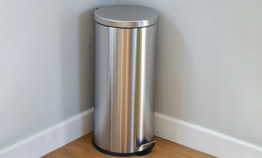 Image 2: 30-Litre Kitchen Pedal Bin