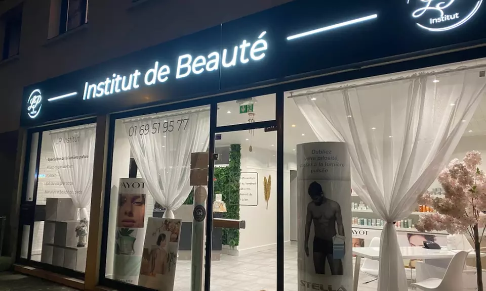 Jusqu'à 59% de remise sur Microblading chez LP Institut