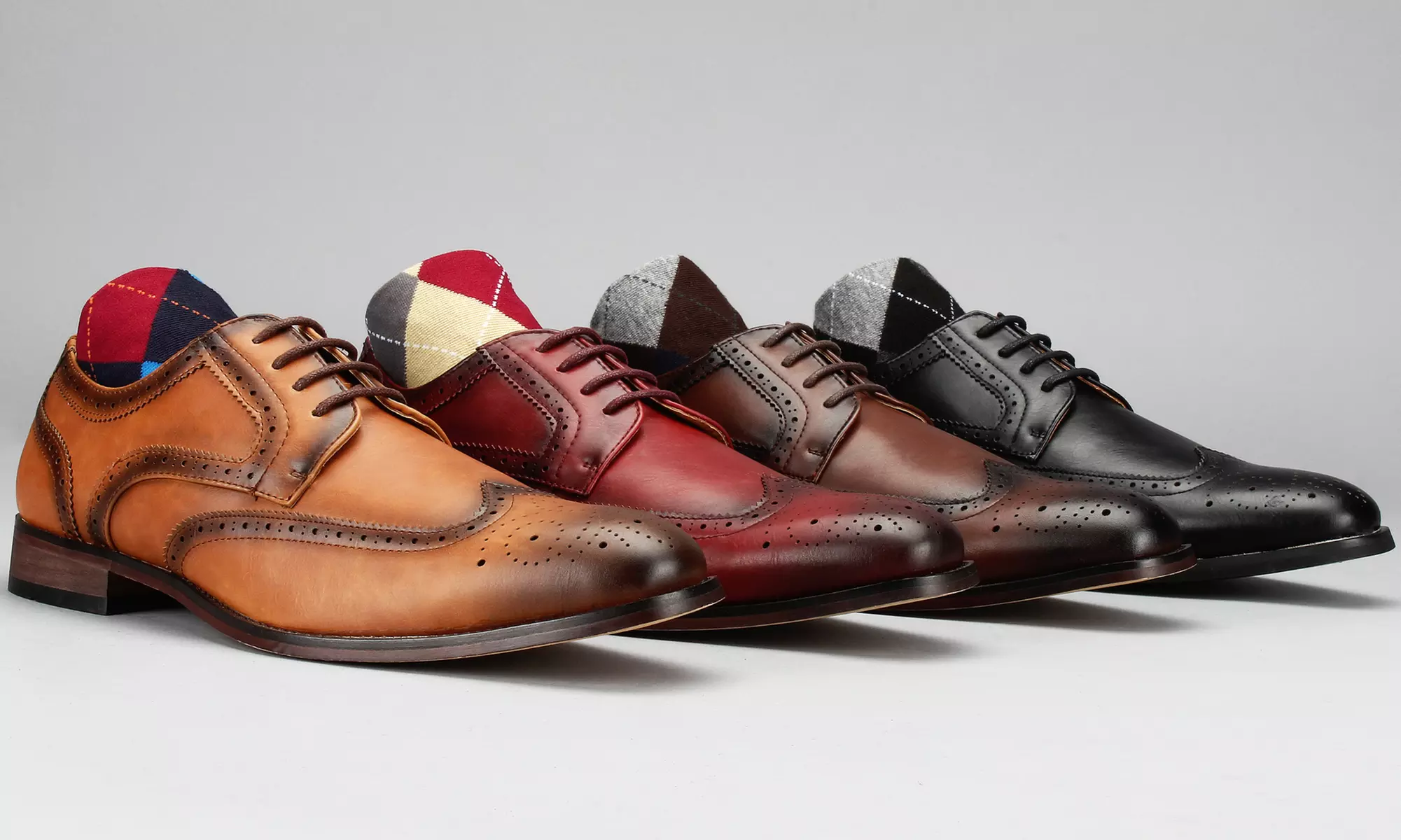 Vincent Cavallo Men's Wingtip Derby Dress Shoes plus Free Socks - Primary Image