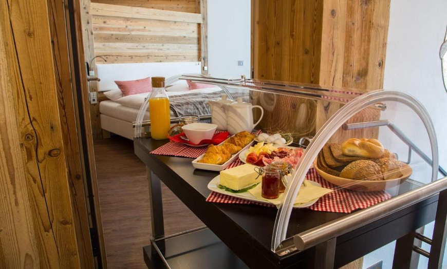 Image 9: Sud Tirolo: appartamento Premium Luxury Lodge con colazione e Spa