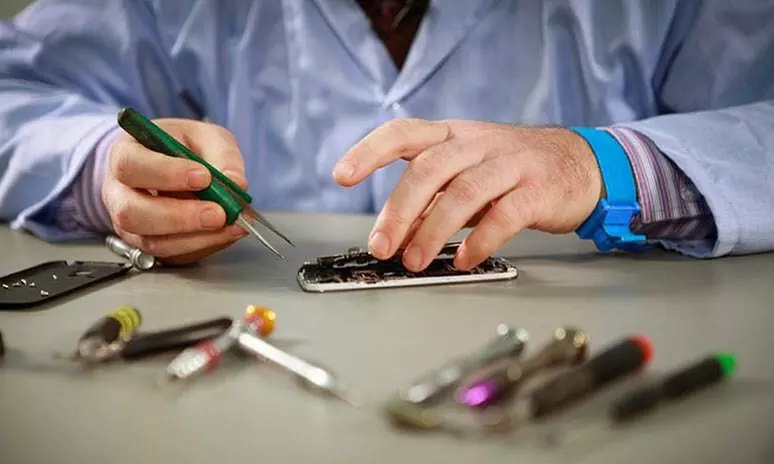 Up to 55% Off on Cell Phone / Smartphone Store at Cellular Repair
