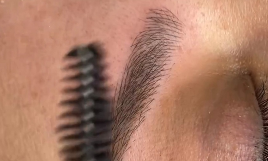 Image 2: Langhaltende Augenbrauen: Microblading / Ombre-Microshading