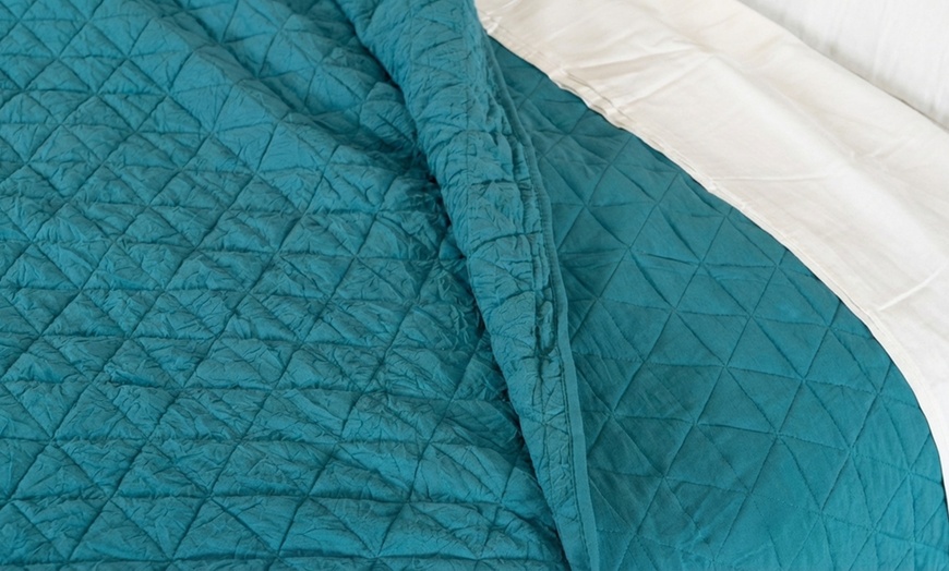 Image 9: Copriletto matrimoniale Frisè