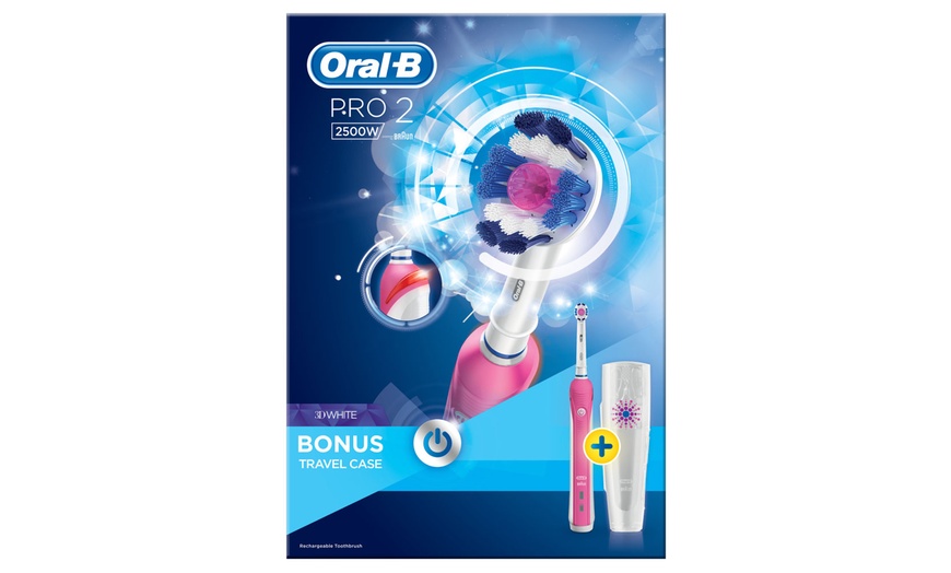 Image 2: Oral-B Pro 2500 Brush with Optional Shaver-to-Three-Pin Plug