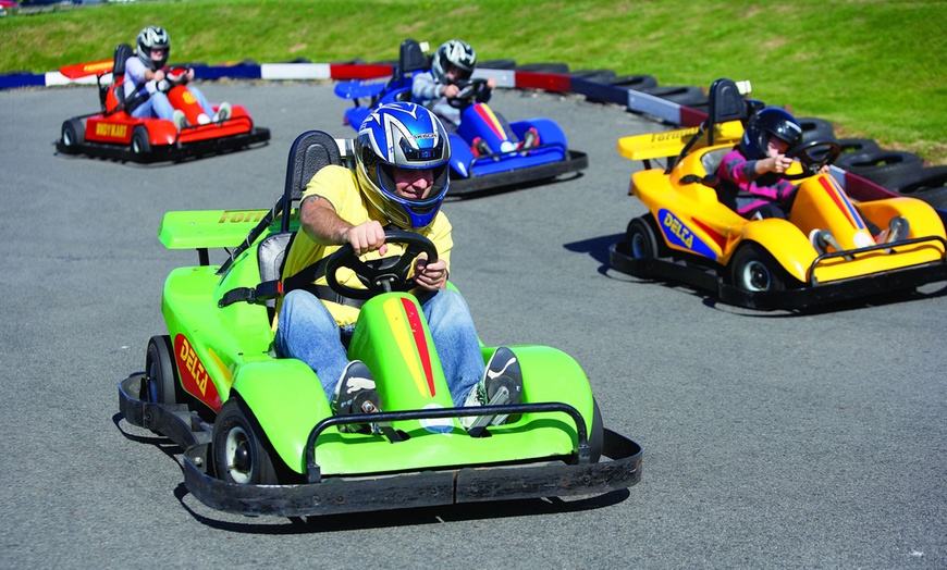 Image 2: Pontins Park: 7-Night Summer Break