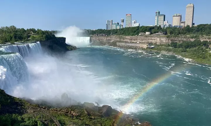 4 hrs Magical Tour of Niagara Falls for 1-6 People with Expert Guides