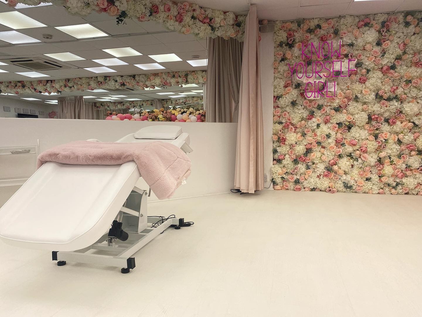 Up to 45% Off on Eyelash Extensions at Eyelash Bar Romford