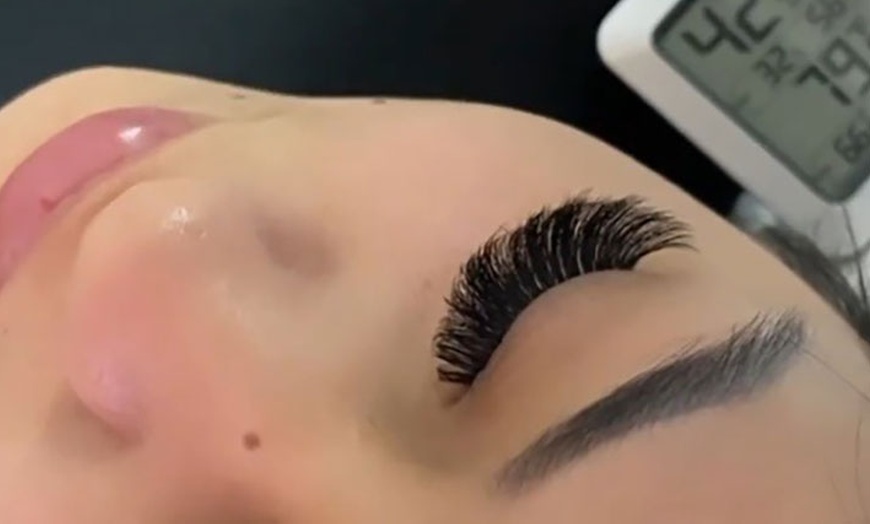 Image 4: Enjoy a Classic, Volume, or Full Set of Stunning Eyelash Extensions