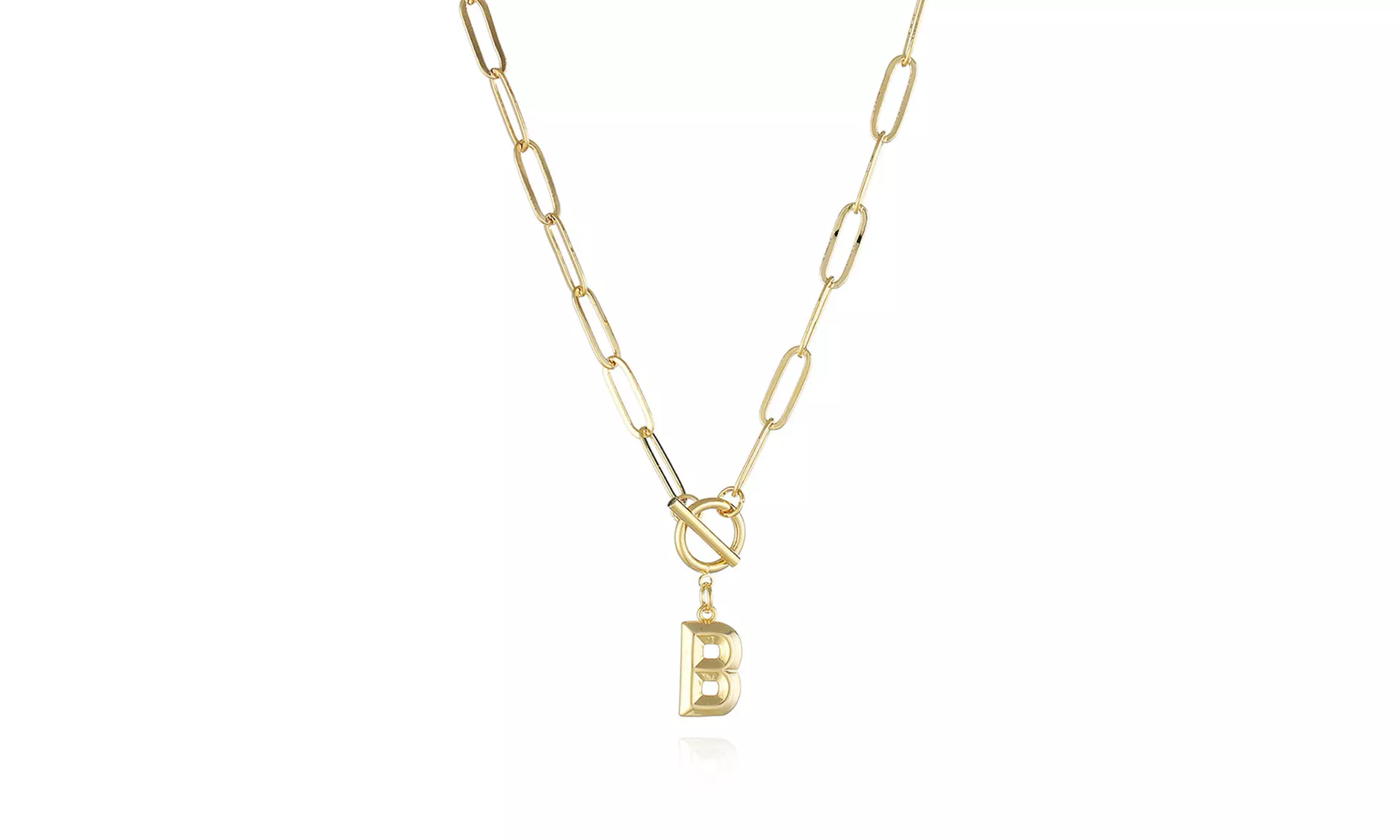 Collier avec pendentif initiale