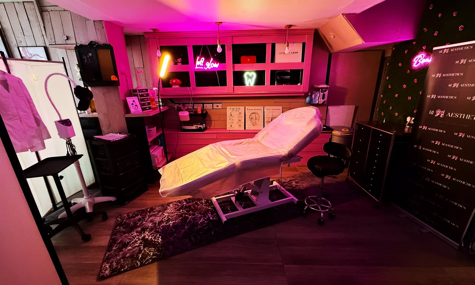 Up to 63% Off on In Spa Facial (Type of facial decided by customer) at Aura Skin Studio