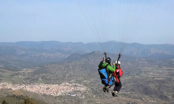 Vuelo biplaza en parapente para 1 o 2 personas en De Madrid al Cielo