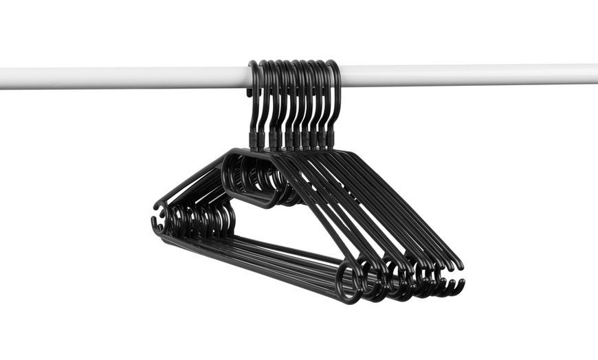 Image 3: Beldray Plastic Clothes Hangers