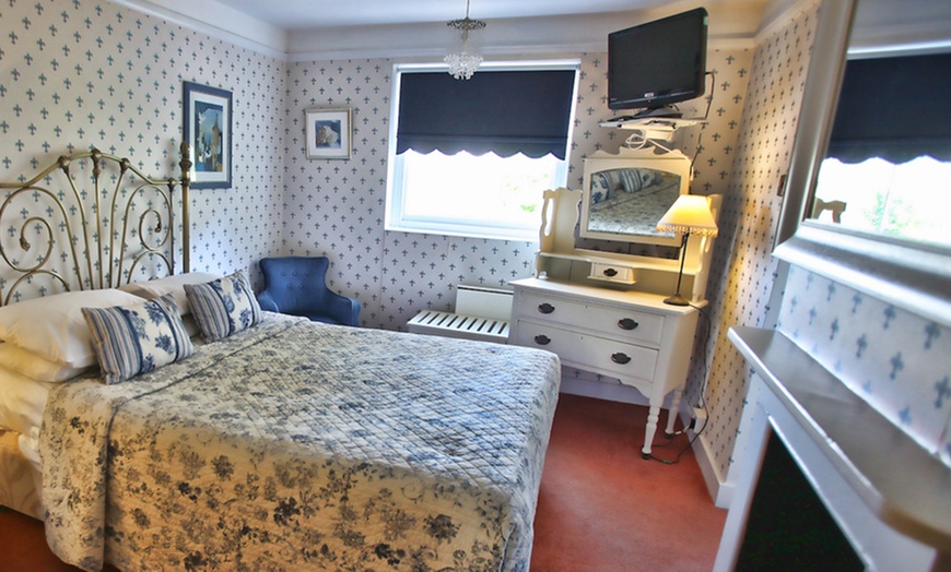 Image 4: East Riding: 1 or 2 Nights with Breakfast