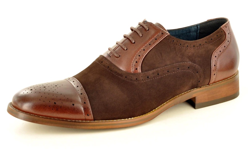 Image 31: Two-Tone Men's Brogue Shoes