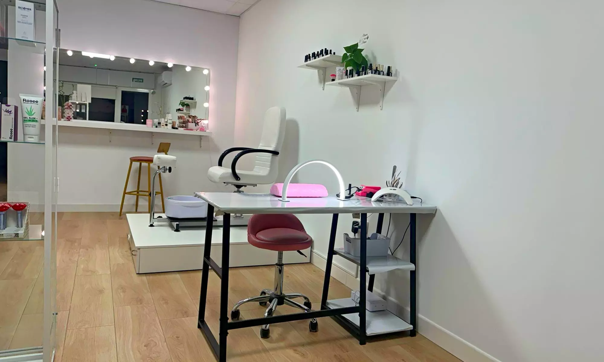 Lifting o extensiones de pestañas o diseño y laminado de cejas para 1