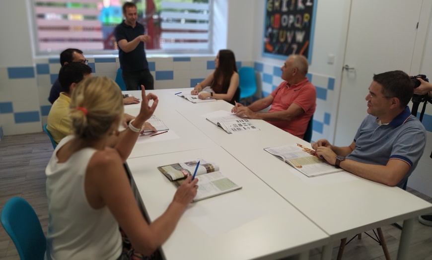 Image 2: Curso de inglés en Cheeky English - Academia de Inglés - Murcia