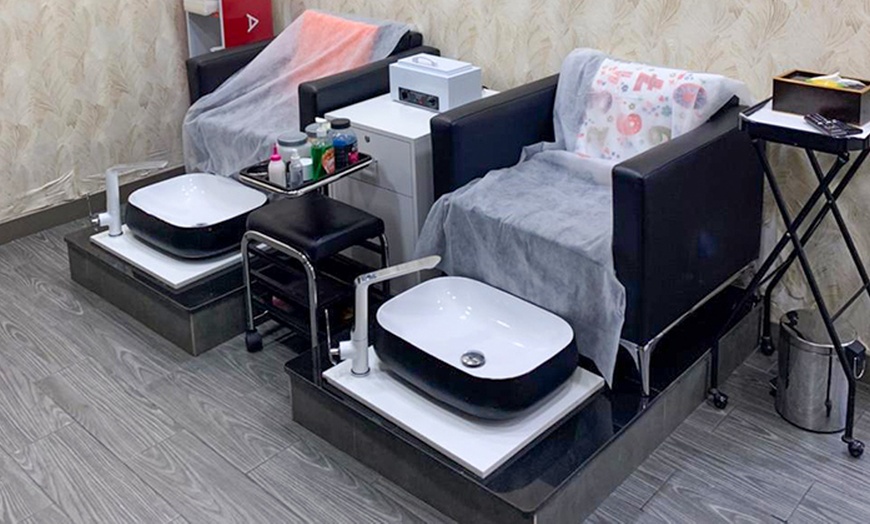 Image 2: Pamper & Relax: Manicure, Pedicure, & Spa treatment