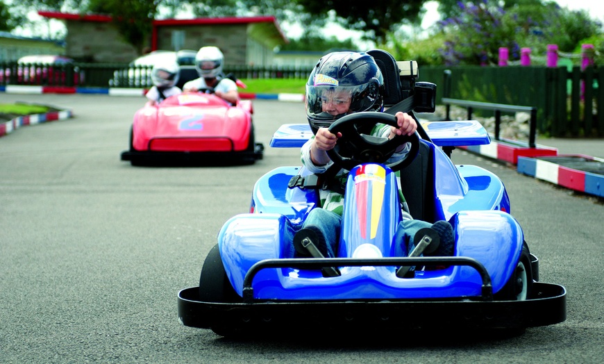 Image 3: Pontins Park: 7-Night Summer Break