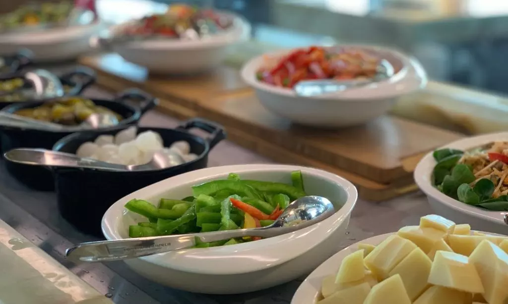 5* Saturday Brunch w/Optional Pool Access: Child AED 75, Adult AED 149