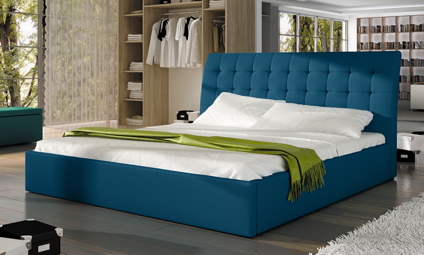 Image 1: Stoffen bed