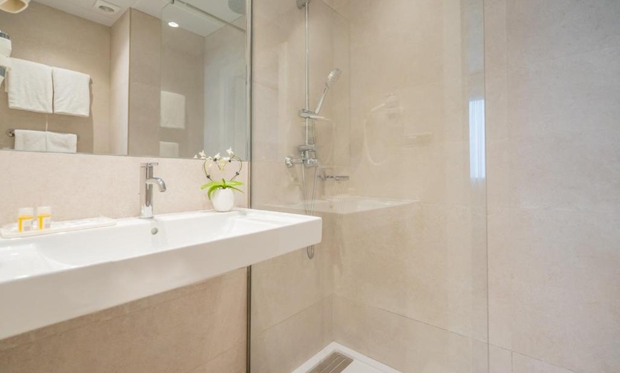 Image 5: ✈ Barcellona: Volo diretto più 2 o 3 notti in hotel