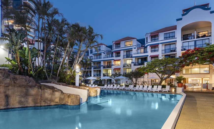 Image 10: Gold Coast: 3N 4* Beachside Stay with Wine