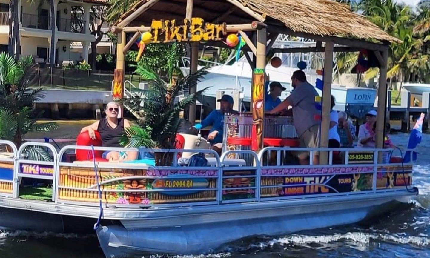 Unforgettable Tiki Boat Tours: 2 or 4 Hours for 10 People