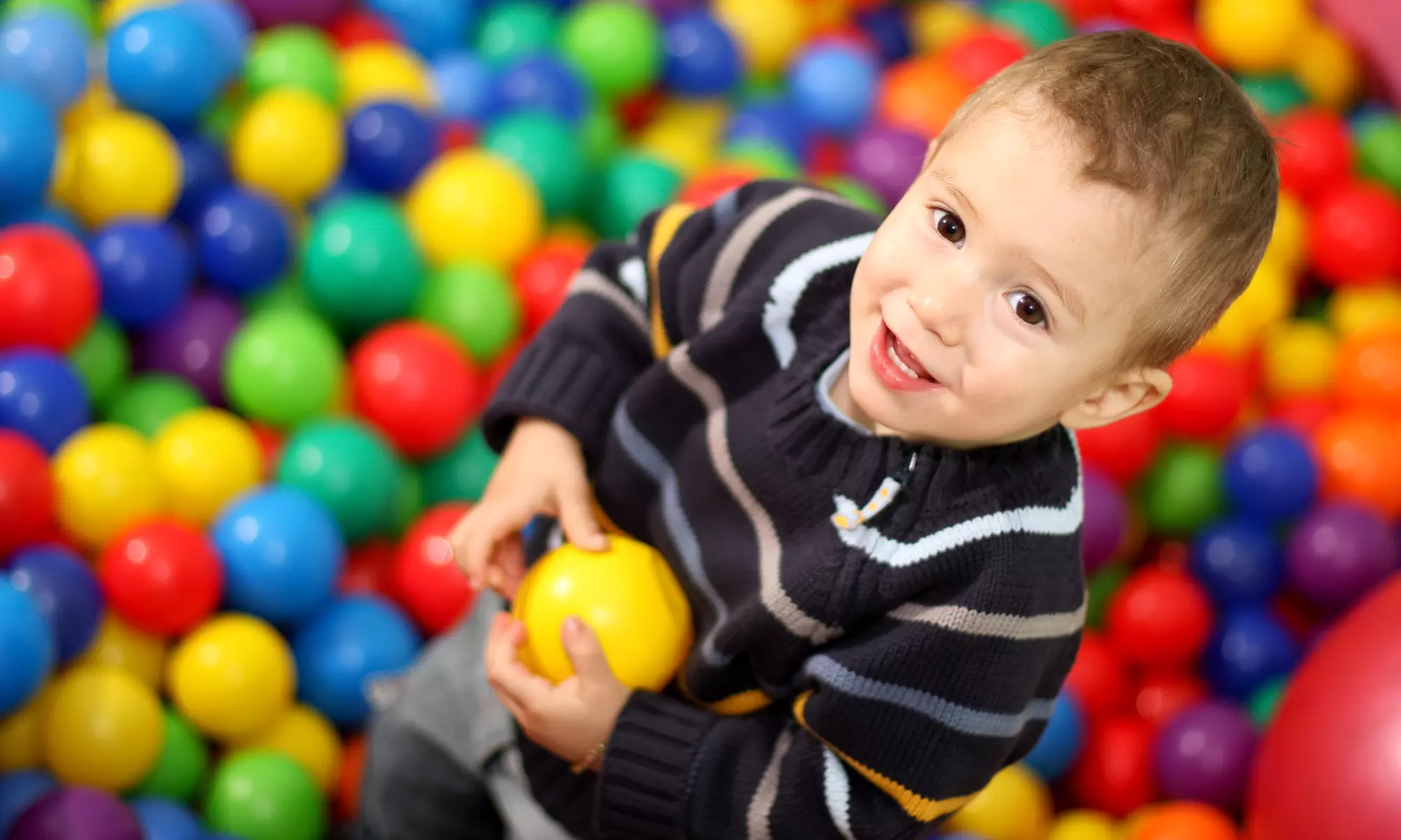 Sala zabaw: 3 całodniowe wejścia za 38 zł i więcej opcji w Krainie Kropka (do -55%) - Primary Image