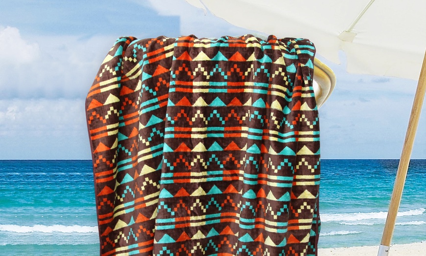 Image 2: 100% Egyptian Cotton Beach Towel