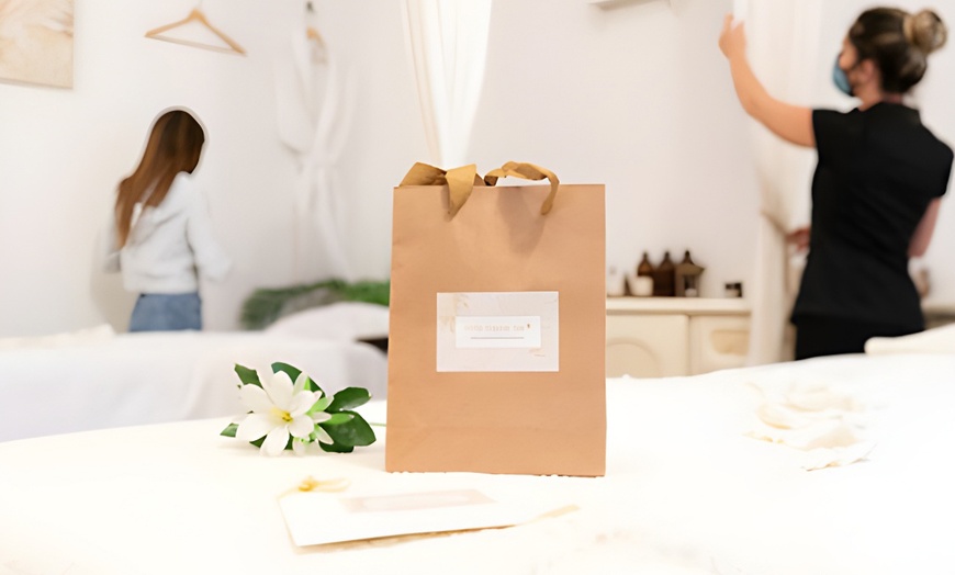 Image 13: Masajes con aromaterapia, aceites y ritual premium