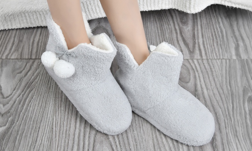 Image 10: Teddy Fleece Bootie Slippers