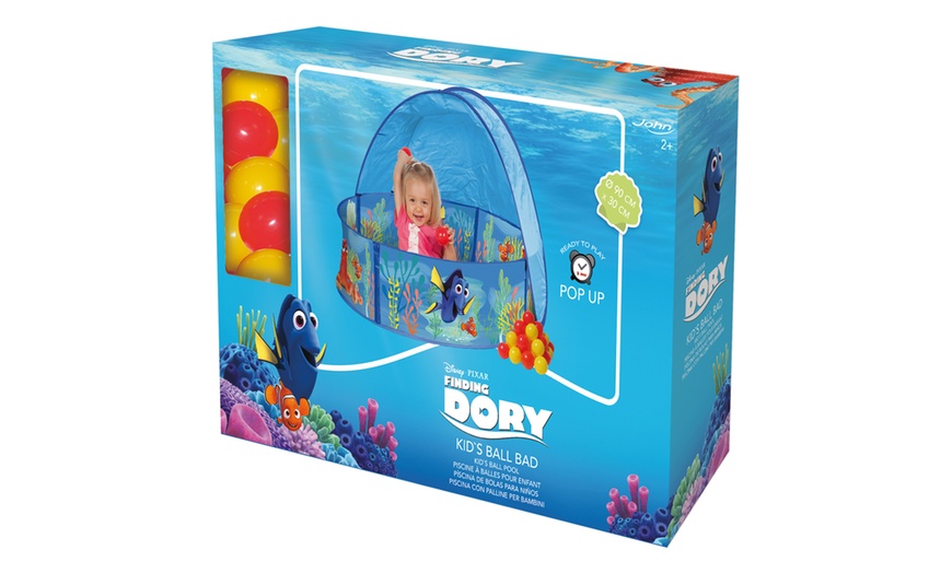 Image 2: John Finding Dory Ball Pool