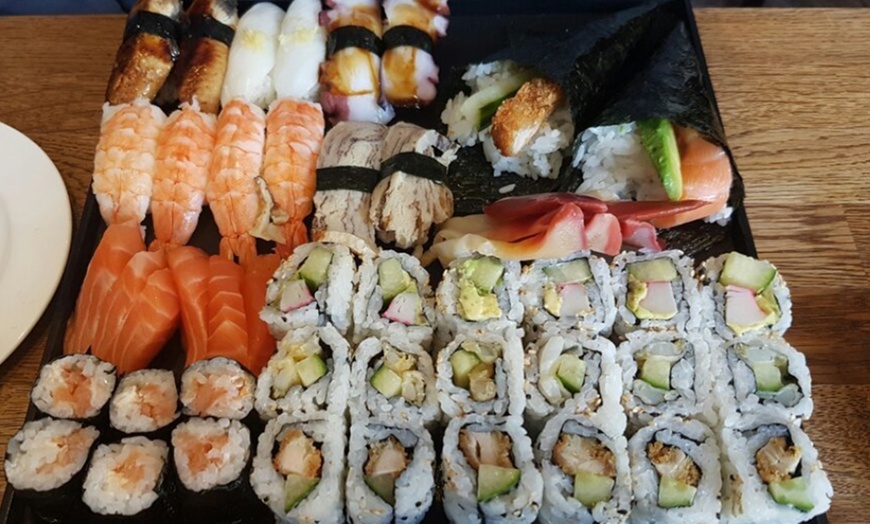 Image 6: 40-Piece Sushi Platter for Two