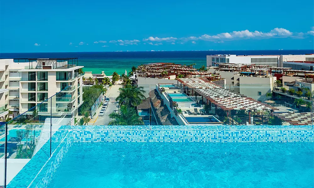 ✈ 6-Night All-Inclusive The Reef 28. Price is per Person, Based on Two Guests per Room. - Primary Image