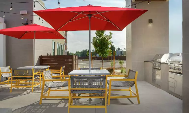 Modern Extended-Stay Hotel: Comfort and Convenience for Every Traveler