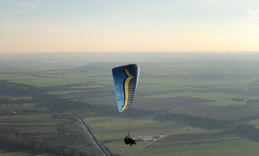 Image 12: Vuelo parapante o paramotor de 20 minutos con Fotos con Airparapente